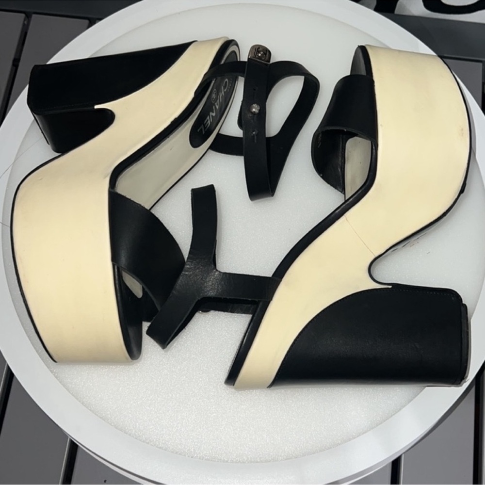 Authentic Chanel black leather signature luxury designer platform sandals sz 9 - Picture 5 of 15